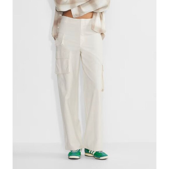 Aritzia Pants - Aritzia TNA Picture Cargo Pants in Light Birch Cream Size 10 Straight Leg